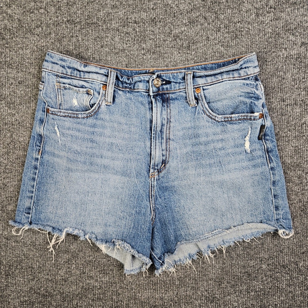 Silver Highly Desirable Shorts Women's 31 Light‎ Wash Distressed Denim Jeans 3"